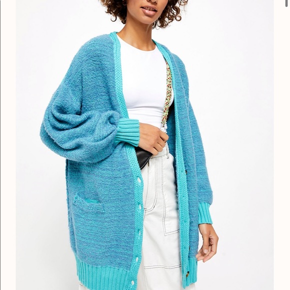 NWOT long 5 button cardigan - Picture 4 of 16